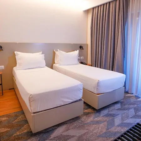 Theatro- Center Hotel 4*