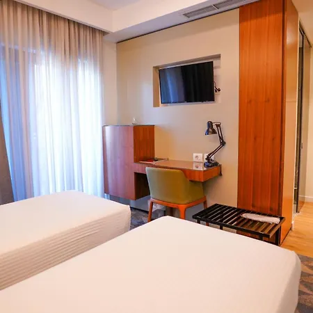 Hotel Theatro- Center 4*