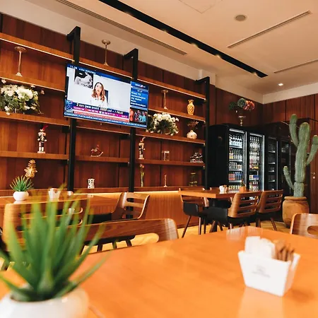 Theatro- Center Отель