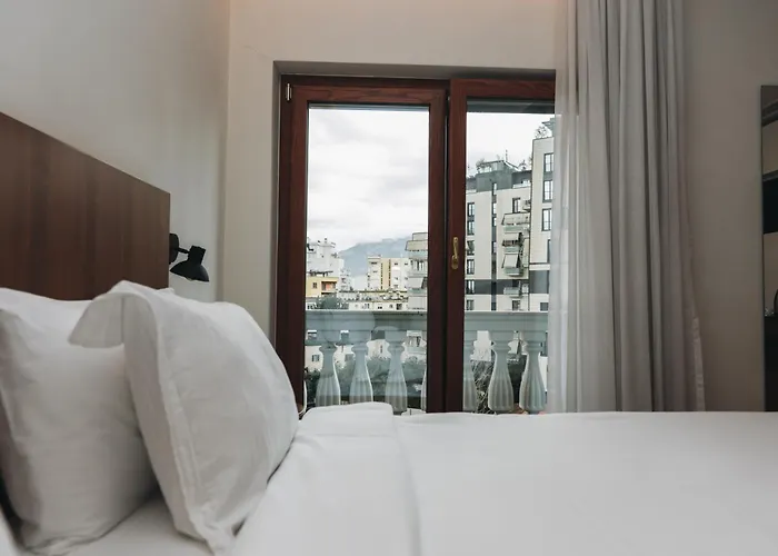 Theatro- Center 4* Тирана