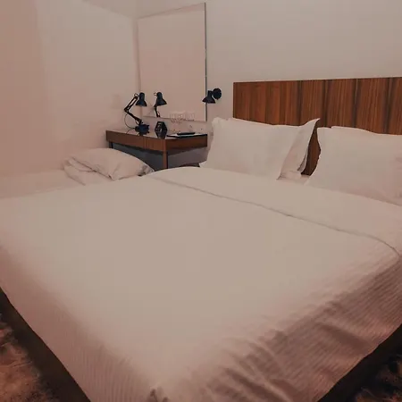 فندق Theatro- Center تيرانا