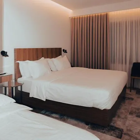 Theatro- Center Hotel Tirana