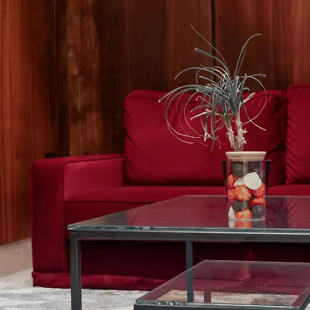 Theatro- Center فندق تيرانا