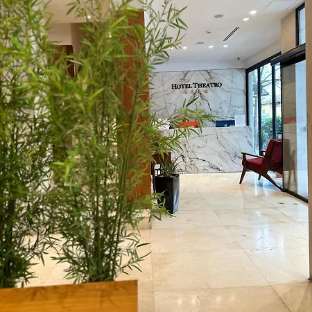 Theatro- Center Hotel Tirana