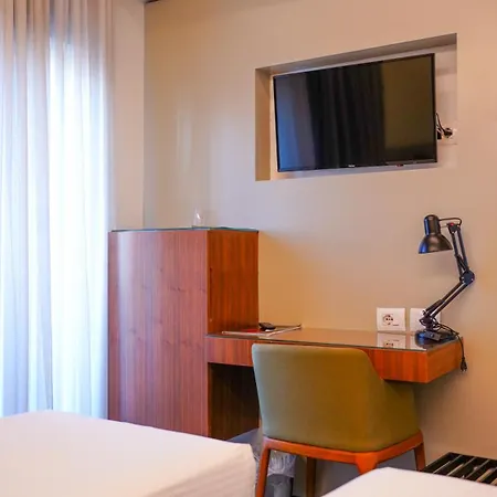 Theatro- Center 4* Tirana