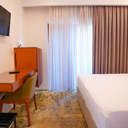 Hotel Theatro- Center Tirana