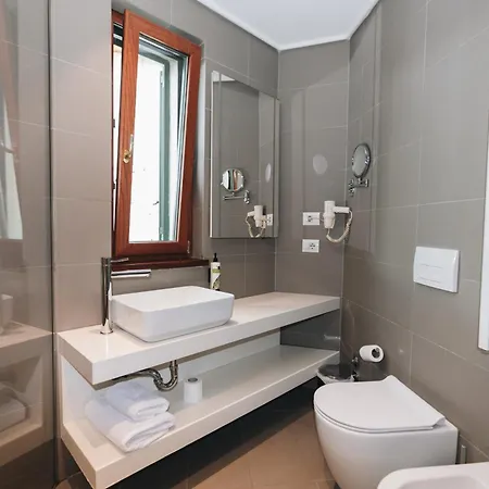 Theatro- Center Hotel 4*