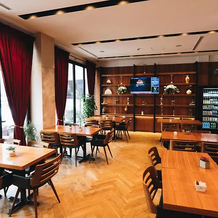 Theatro- Center 4* Tirana