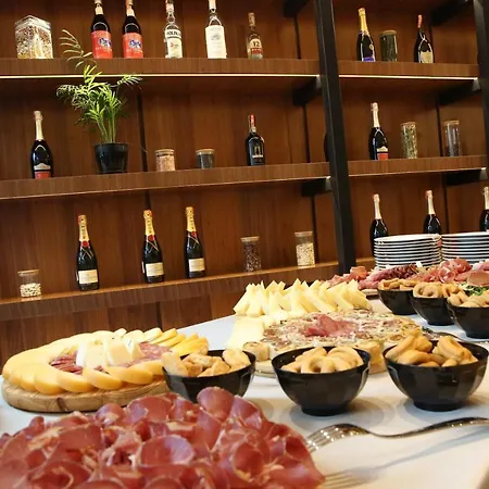 Hotel Theatro- Center 4*