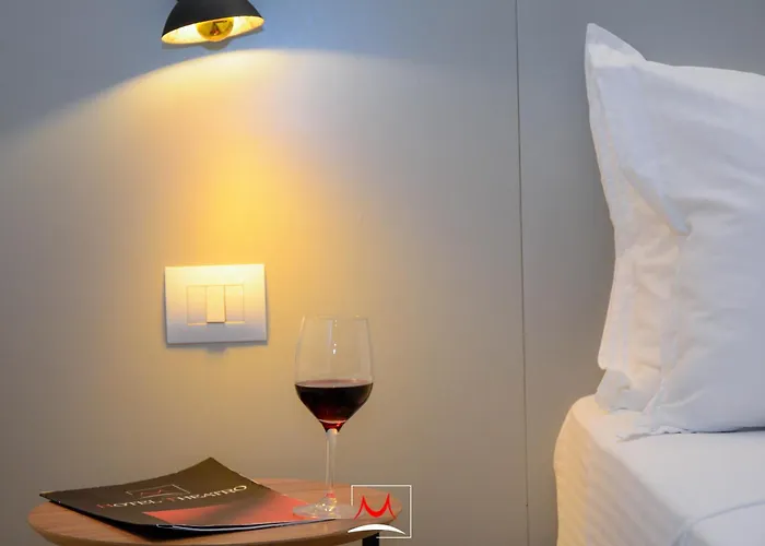 Theatro- Center Hotel