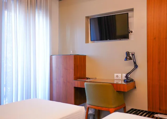 Theatro- Center 4* Тирана