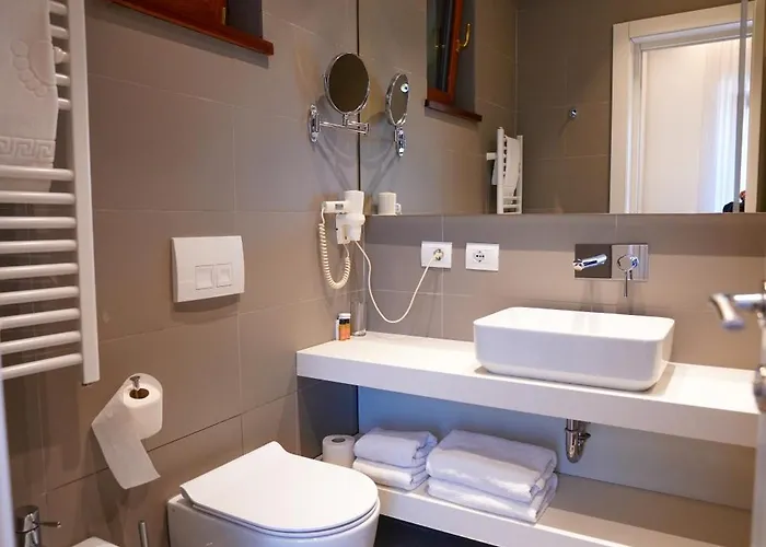 Theatro- Center Отель Тирана