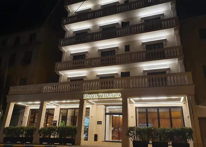 Отель Theatro- Center 4*