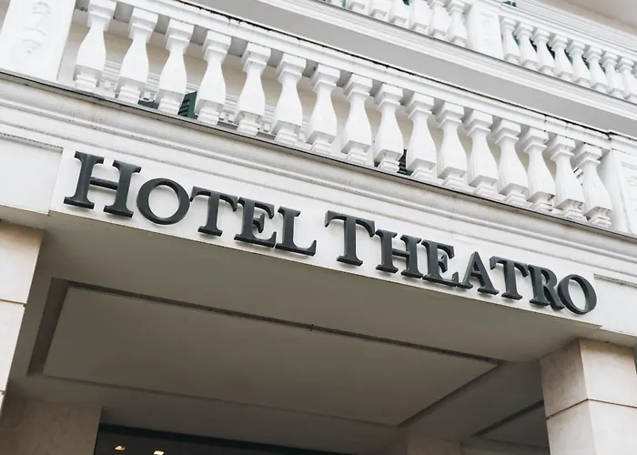 Theatro- Center Отель Тирана